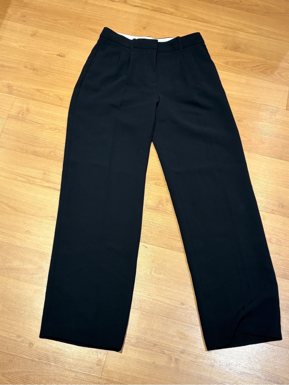 Aritzia Black low rise effortless pants